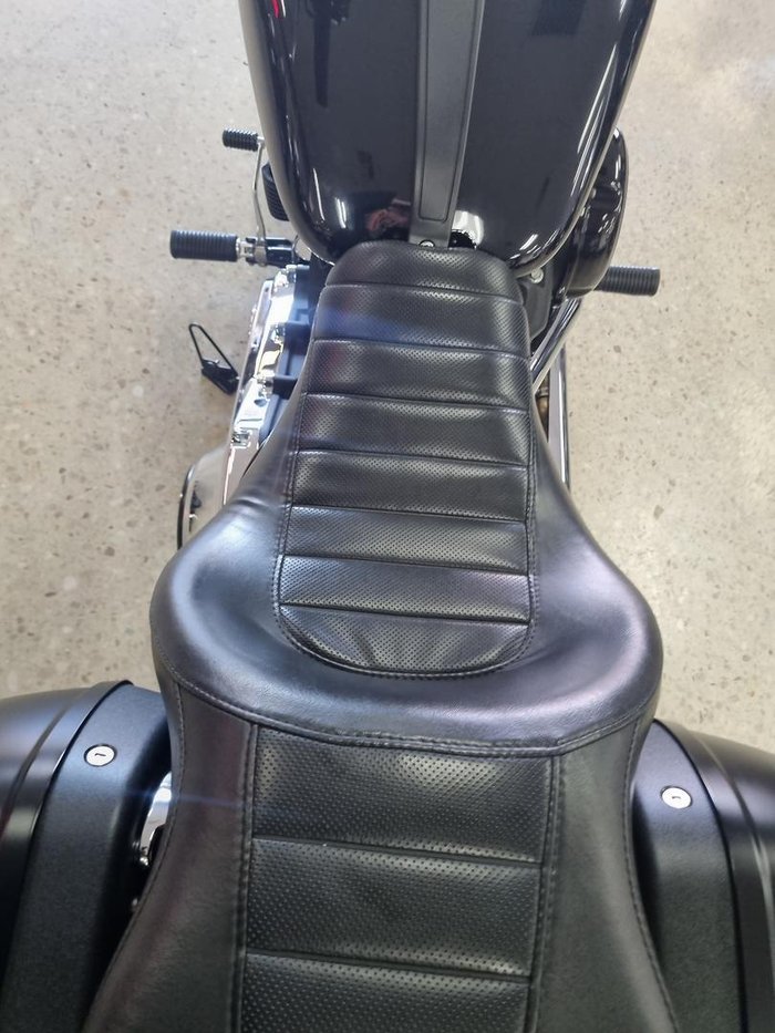 2022 Harley-Davidson Sport Glide 107 (FLSB)