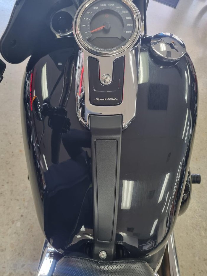 2022 Harley-Davidson Sport Glide 107 (FLSB)