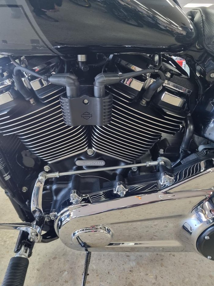 2022 Harley-Davidson Sport Glide 107 (FLSB)