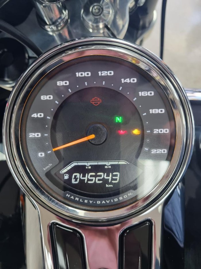 2022 Harley-Davidson Sport Glide 107 (FLSB)