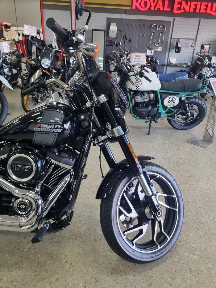 2022 Harley-Davidson Sport Glide 107 (FLSB)