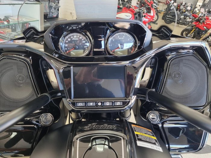 2025 Indian Challenger Dark Horse 112