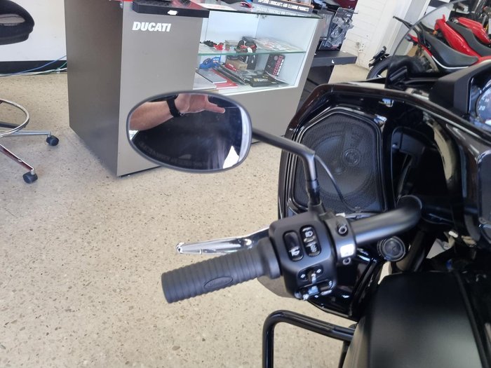 2025 Indian Challenger Dark Horse 112