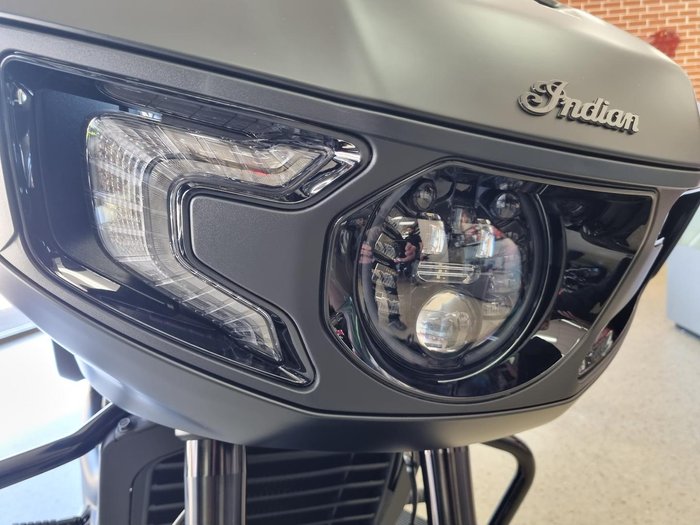 2025 Indian Challenger Dark Horse 112