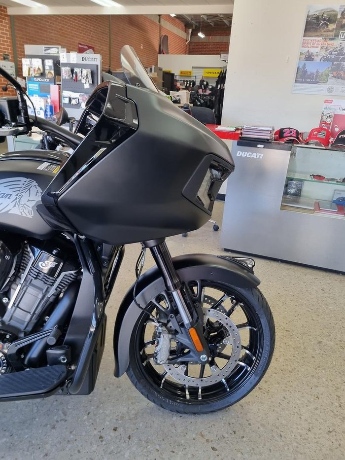 2025 Indian Challenger Dark Horse 112