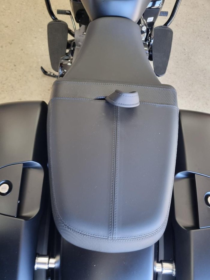 2025 Indian Challenger Dark Horse 112