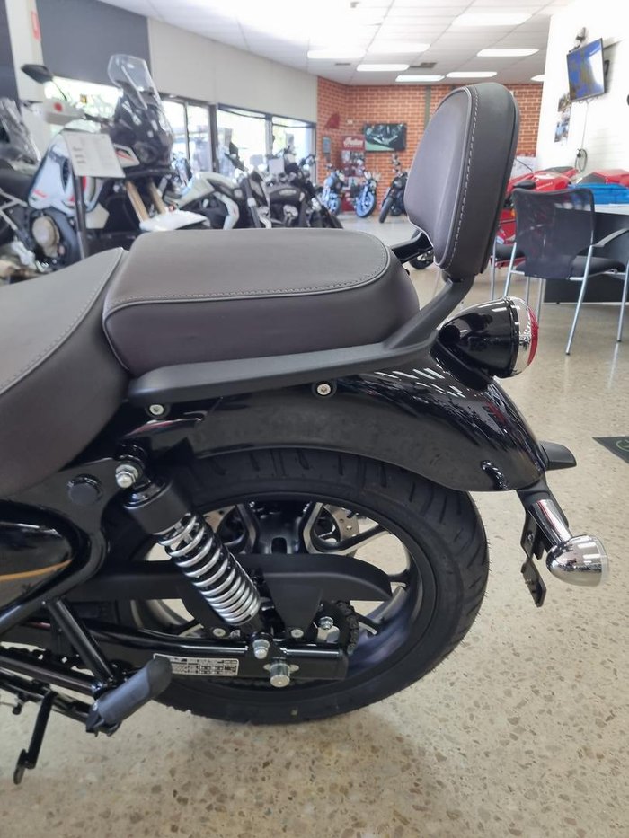 2025 Royal Enfield Meteor 350 Supernova