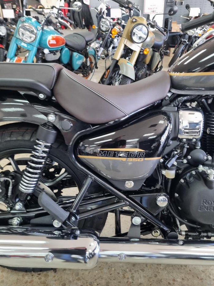 2025 Royal Enfield Meteor 350 Supernova