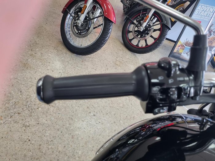 2025 Royal Enfield Meteor 350 Supernova