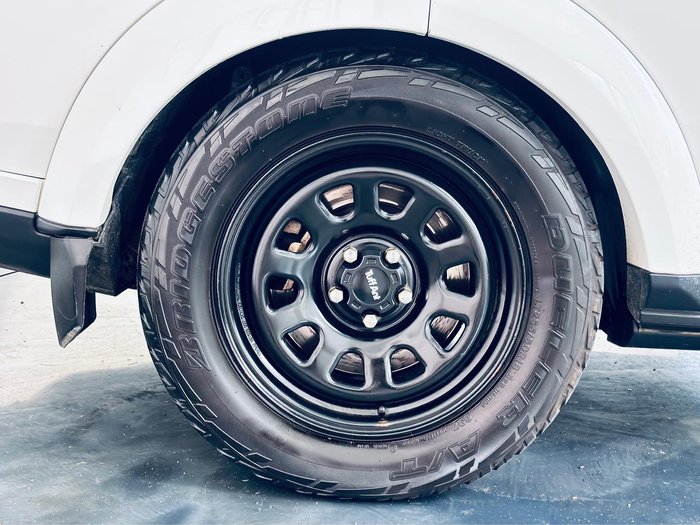 2016 Land Rover Discovery TDV6 Series 4 MY16.5 4X4 Dual Range Fuji White