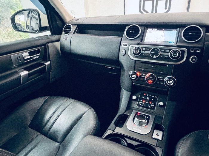 2016 Land Rover Discovery TDV6 Series 4 MY16.5 4X4 Dual Range Fuji White