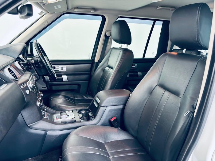 2016 Land Rover Discovery TDV6 Series 4 MY16.5 4X4 Dual Range Fuji White