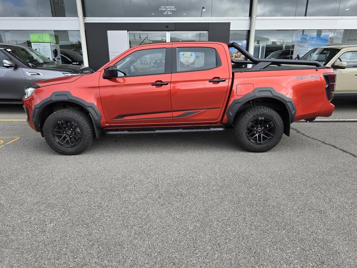 2024 Isuzu D-MAX BLADE