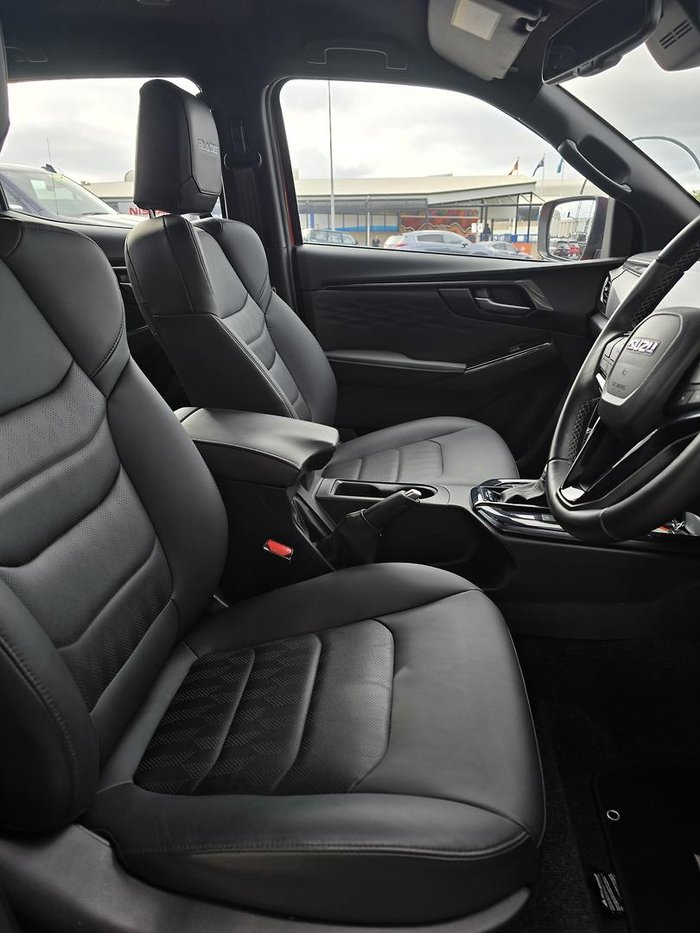 2024 Isuzu D-MAX BLADE