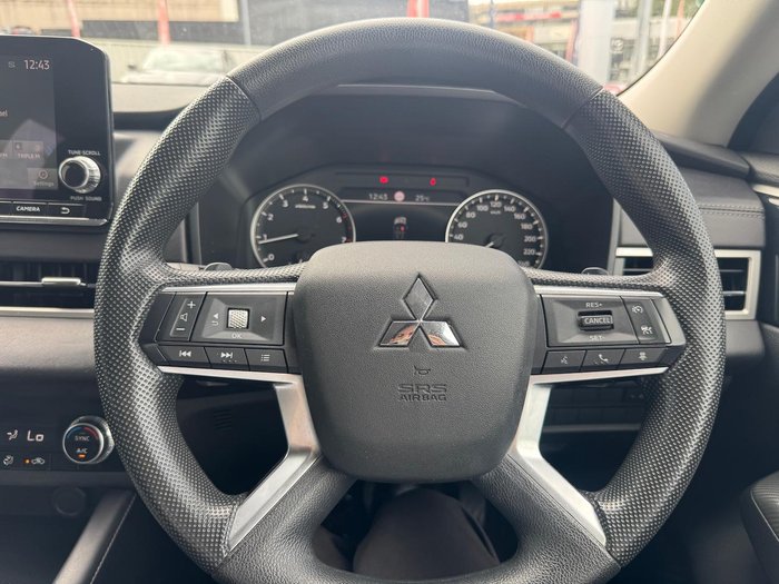 2023 Mitsubishi Outlander ES