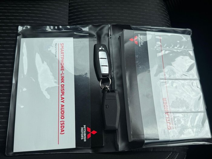 2023 Mitsubishi Outlander ES