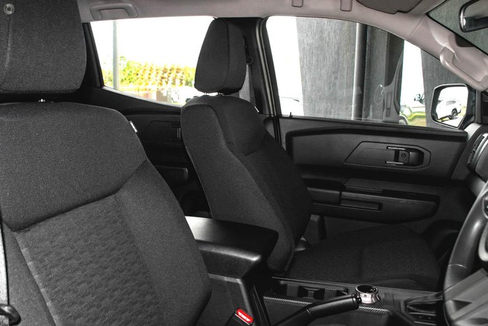 2025 Mitsubishi Triton GLX