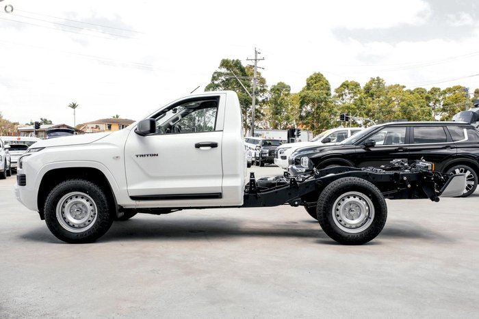 2025 Mitsubishi Triton GLX