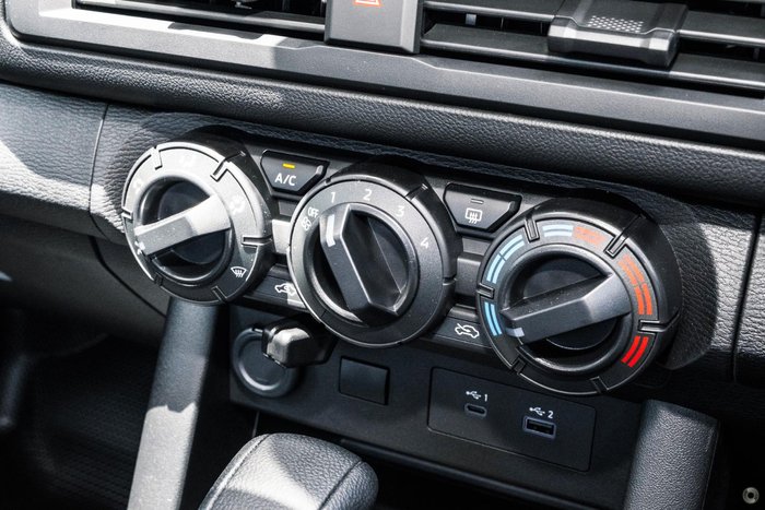 2025 Mitsubishi Triton GLX