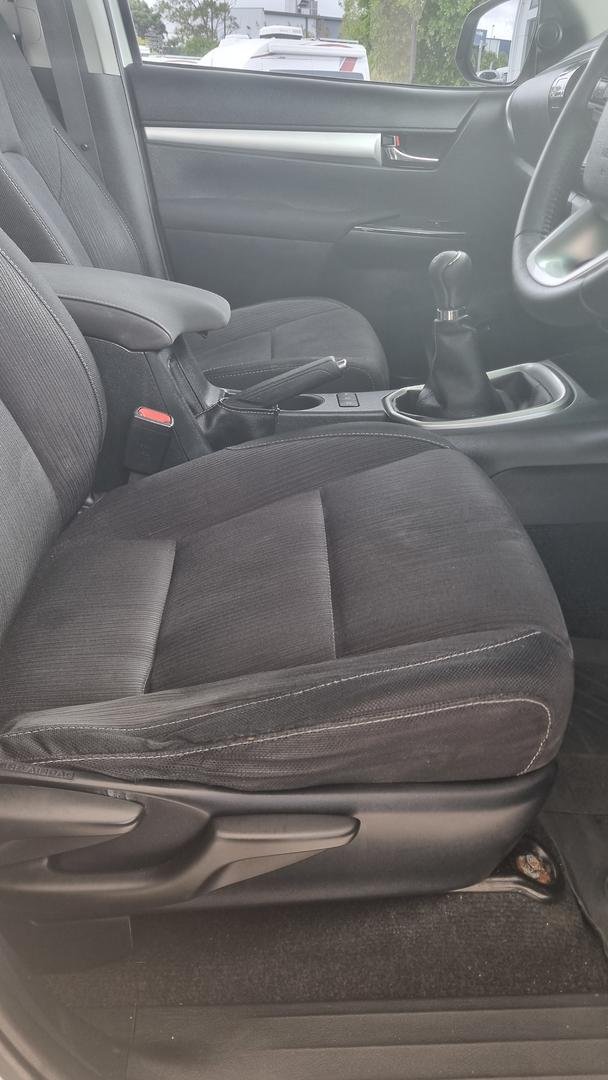 2016 Toyota Hilux SR5