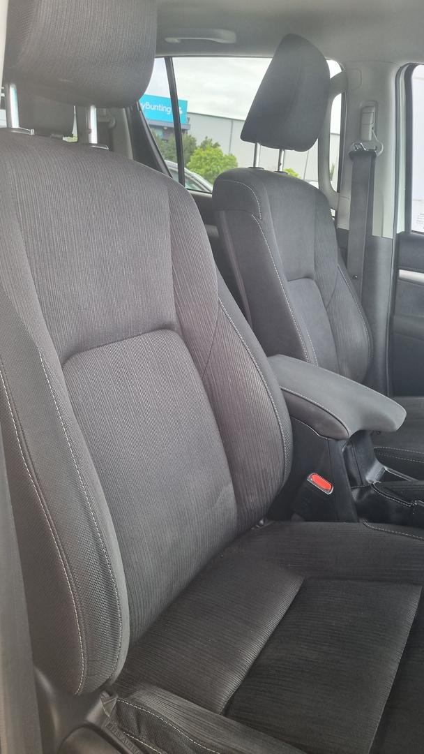 2016 Toyota Hilux SR5