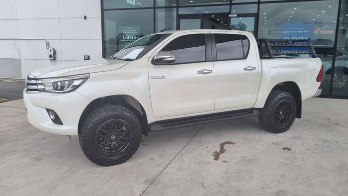 2016 Toyota Hilux SR5