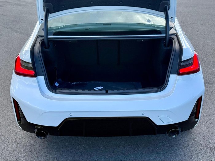 2025 BMW 3 Series 330i M Sport