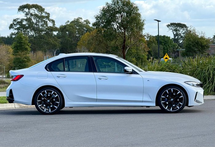 2025 BMW 3 Series 330i M Sport