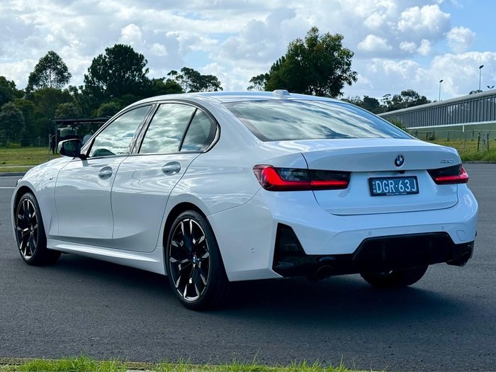 2025 BMW 3 Series 330i M Sport