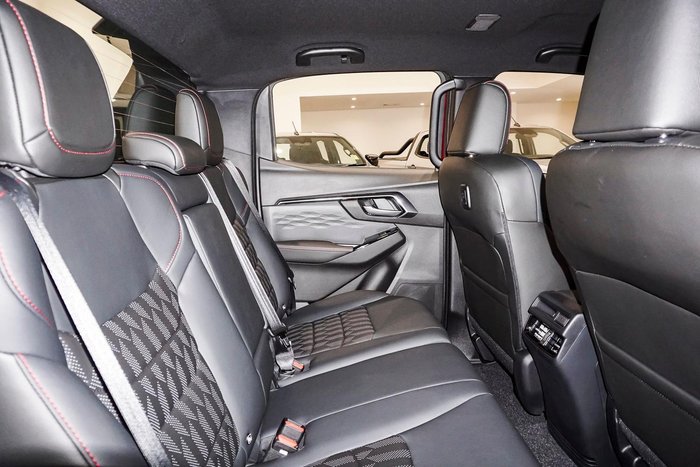 2025 Isuzu D-MAX X-TERRAIN