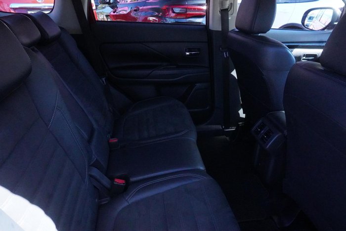 2021 Mitsubishi Outlander LS