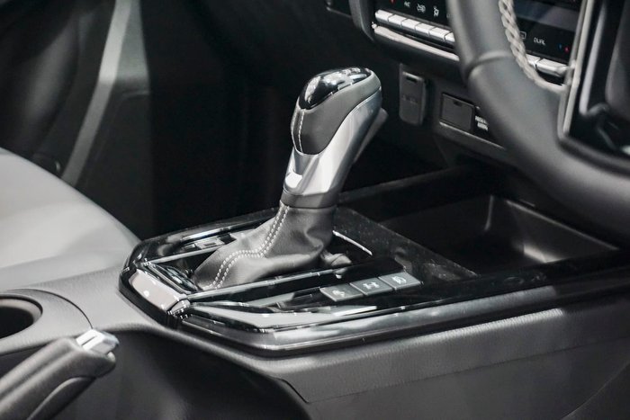 2025 Isuzu D-MAX BLADE