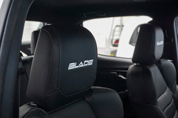 2025 Isuzu D-MAX BLADE