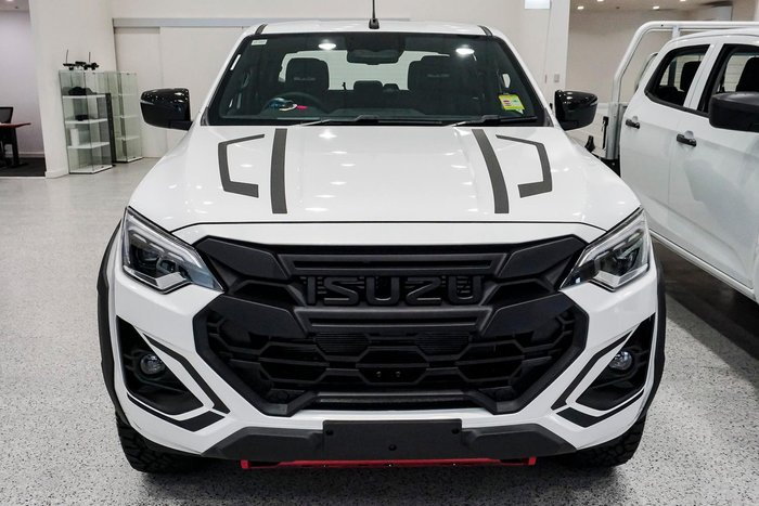 2025 Isuzu D-MAX BLADE