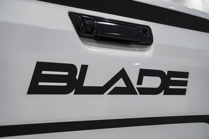 2025 Isuzu D-MAX BLADE