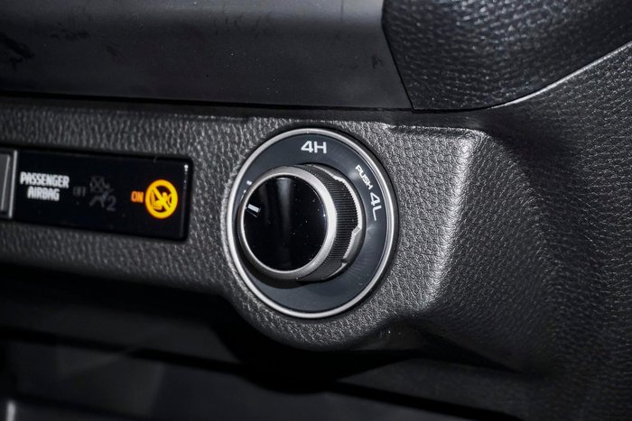 2025 Isuzu D-MAX BLADE