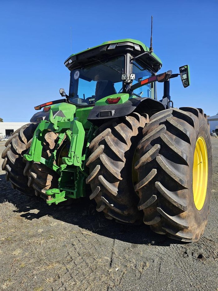 2023 John Deere 8R 310
