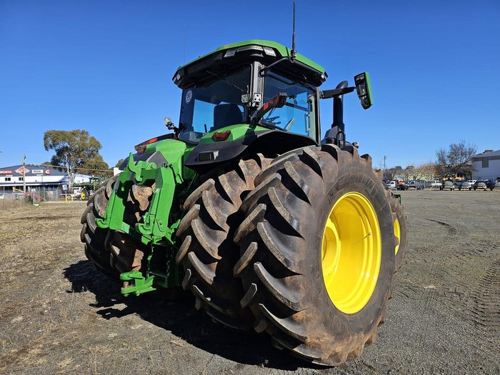 2023 John Deere 8R 310