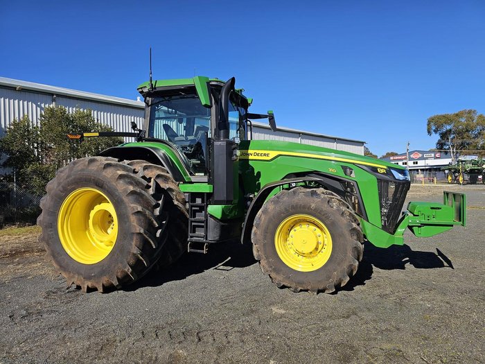 2023 John Deere 8R 310