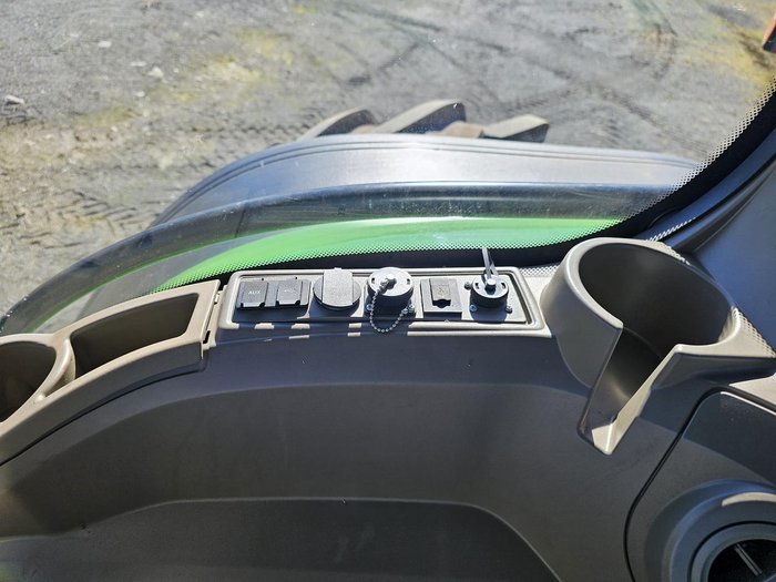 2023 John Deere 8R 310