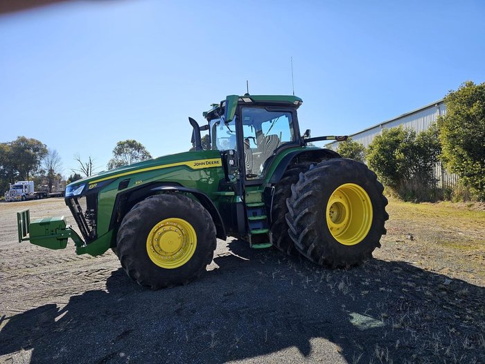 2023 John Deere 8R 310