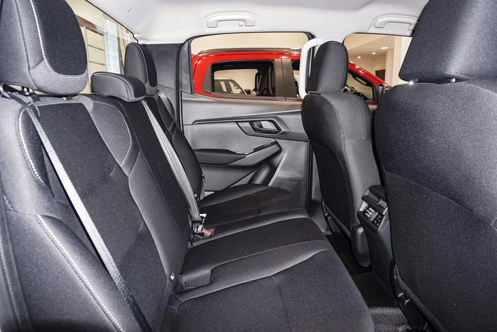 2025 Isuzu D-MAX SX