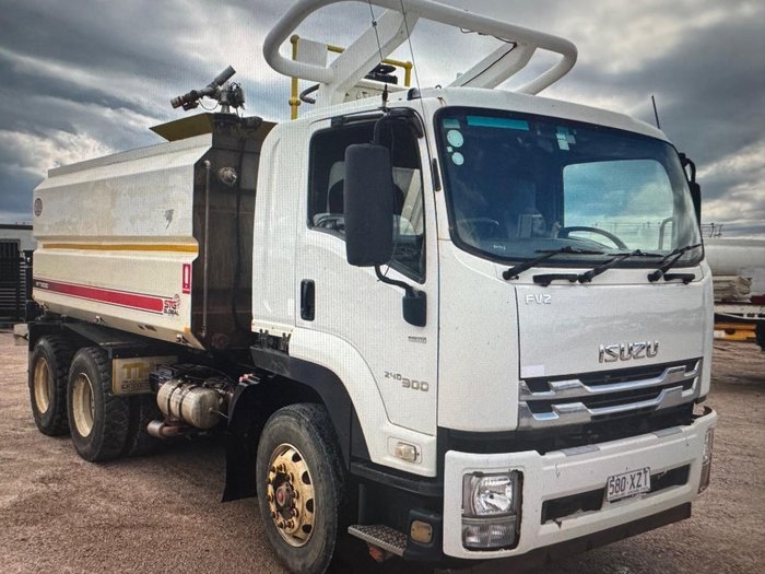 2017 Isuzu F Series FVZ260-300 WHITE