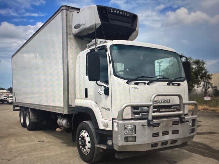 2017 Isuzu F Series FVL240-300 WHITE