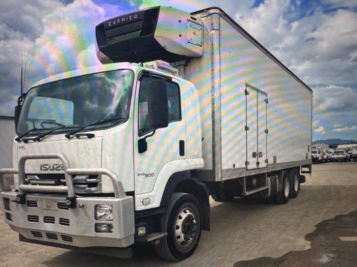 2017 Isuzu F Series FVL240-300 WHITE