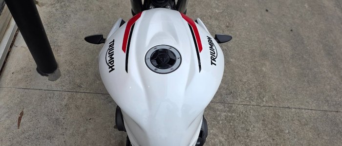 2021 Triumph STREET TRIPLE S 660 LAMS WHITE