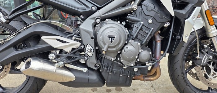 2021 Triumph STREET TRIPLE S 660 LAMS WHITE