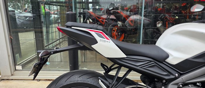 2021 Triumph STREET TRIPLE S 660 LAMS WHITE