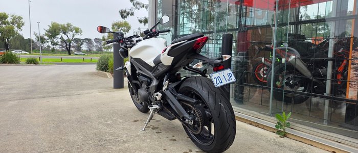 2021 Triumph STREET TRIPLE S 660 LAMS WHITE