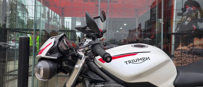 2021 Triumph STREET TRIPLE S 660 LAMS WHITE